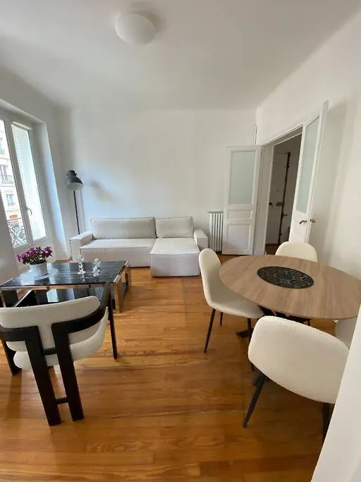 85m2 Center Republique 2 Br-4p Lejlighed