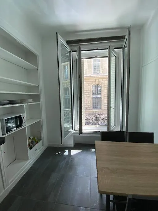Lejlighed 85m2 Center Republique 2 Br-4p