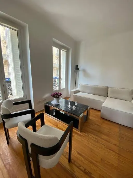 Apartment 85m2 Center Republique 2 Br-4p *